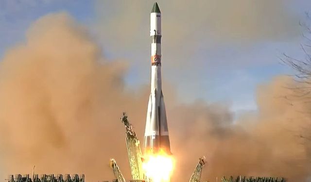 Rus Progress Kargo Uzay Aracı, Uluslararası Uzay İstasyonu'na doğru ola çıktı