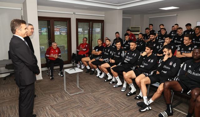 Feyyaz Uçar ile Samet Aybaba, Beşiktaşlı futbolcuları ziyaret etti