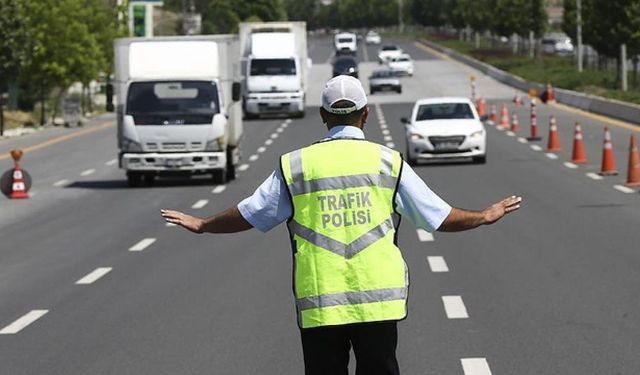 İstanbul'da yılbaşı tedbirleri kapsamında bazı yollar trafiğe kapatıldı