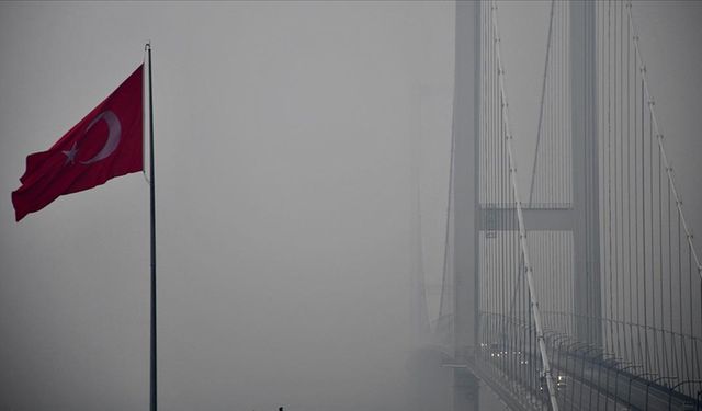 Osmangazi Köprüsü'nde sis nedeniyle görüş mesafesi azaldı
