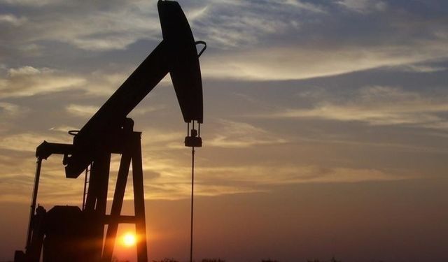 ABD'nin ticari ham petrol stokları azaldı