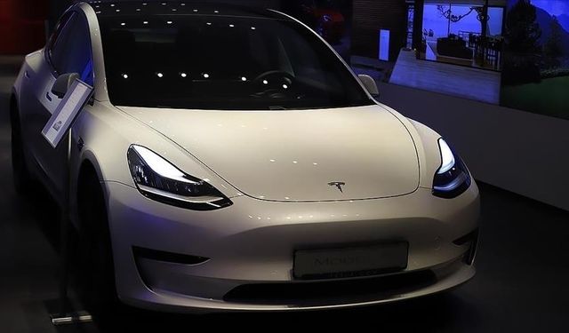 Tesla ABD'de 120 bin 423 aracını geri çağırdı