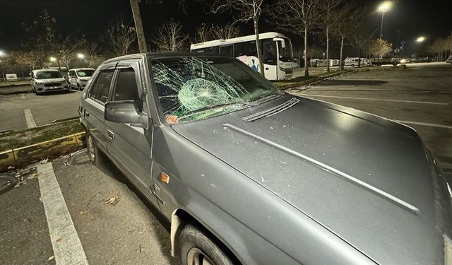 Kocaeli'de park halindeki 35 aracın camları kırıldı