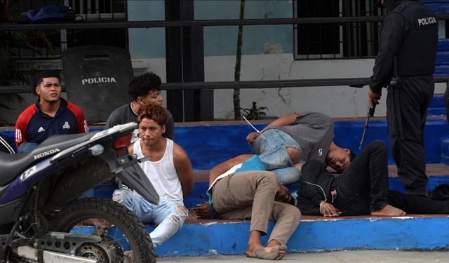 Ekvador'da düzenlenen operasyonlarda 329 çete üyesi gözaltına alındı