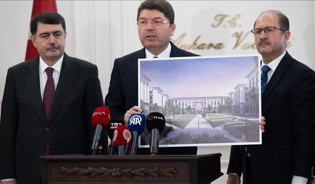 Adalet Bakanı Tunç, Ankara Valiliğini ziyaretinde konuştu: 40 ay içerisinde Ankara Adliyemizi tamamlayacağız