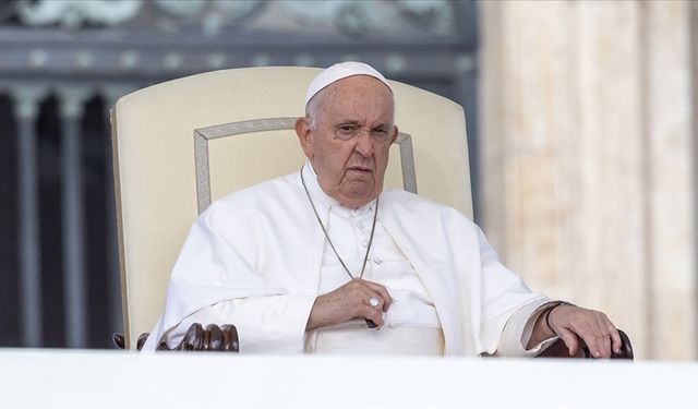 Papa Franciscus, istifa etmenin açık bir olasılık olduğunu ama şu an düşünmediğini söyledi