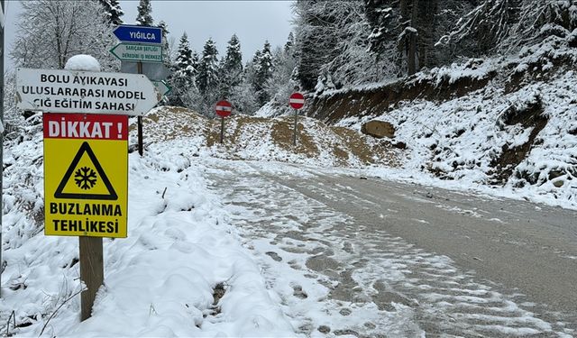 Bolu-Yedigöller yolu kar ve buzlanma nedeniyle kapatıldı