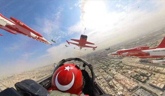 Türk Yıldızları Riyad'da gösteri uçuşu yaptı