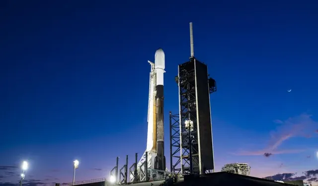 SpaceX, metan yakıt sorunu nedeniyle Ay inişini erteliyor
