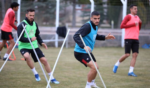 Sivasspor, Süper Lig'de yarın Adana Demirspor'a konuk olacak