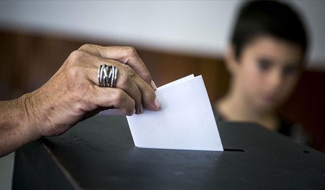 Portekizliler, erken genel seçim için yarın sandığa gidiyor