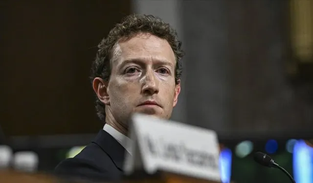 Zuckerberg'ün Google'ın yapay zeka araştırmacılarına Meta'da iş teklif ettiği öne sürüldü