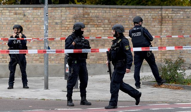 Almanya'da bir konuta düzenlenen silahlı saldırıda 4 kişi öldü