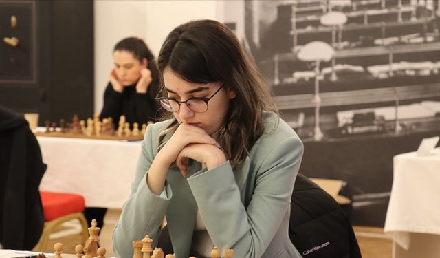 Milli sporcu Gülenay Aydın, satrançta "Kadın Büyükusta" ünvanını aldı
