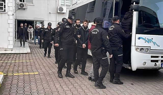 Sakarya'da DEAŞ'a yönelik Bozdoğan-11 operasyonlarında yakalanan 33 şüpheliden 14'ü tutuklandı