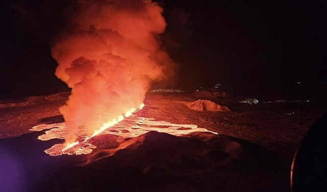 İzlanda Reykjanes Yarımadası'nda yanardağ patlaması meydana geldi