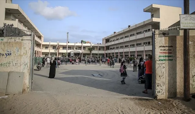 Gazzeli 11 bin öğrenci Batı Şeria'da uzaktan eğitime kaydoldu