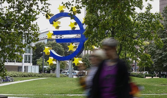 Küresel ekonomiler enflasyonla mücadelede ivmeyi tersine döndürme çabasında
