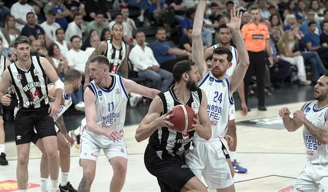 Beşiktaş Fibabanka-Anadolu Efes yarı final serisinin beşinci maçı yarın oynanacak