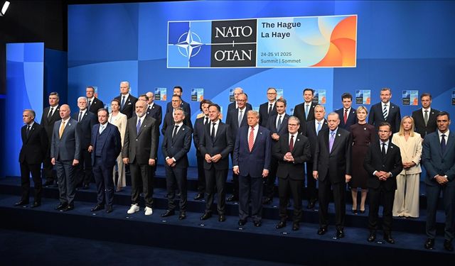 Cumhurbaşkanı Erdoğan, NATO Liderler Zirvesi'nde aile fotoğrafı çekimine katıldı
