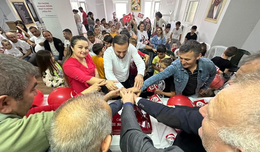 Sancaktepe Canlar Cemevi Cumhuriyetimizin yüzüncü yılını coşku ile kutladı