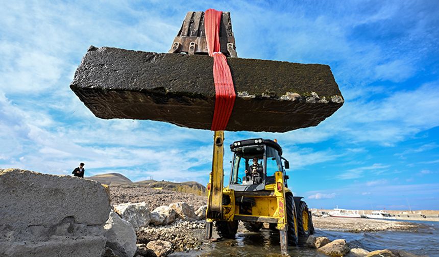Selçuklu dönemine ait 35 tarihi mezar taşı ortaya çıktı