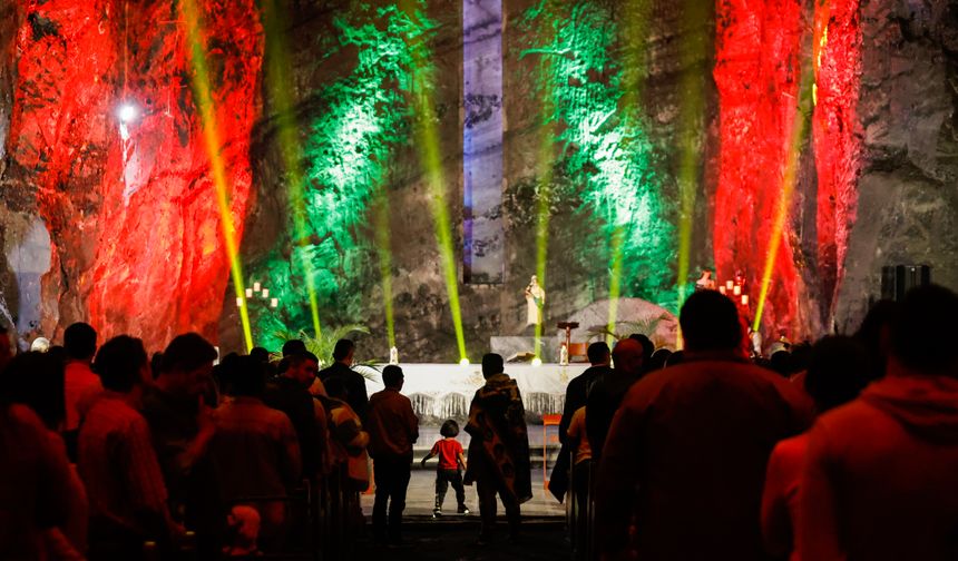 Kolombiya'da 'Palmiye Pazarı' kutlamaları