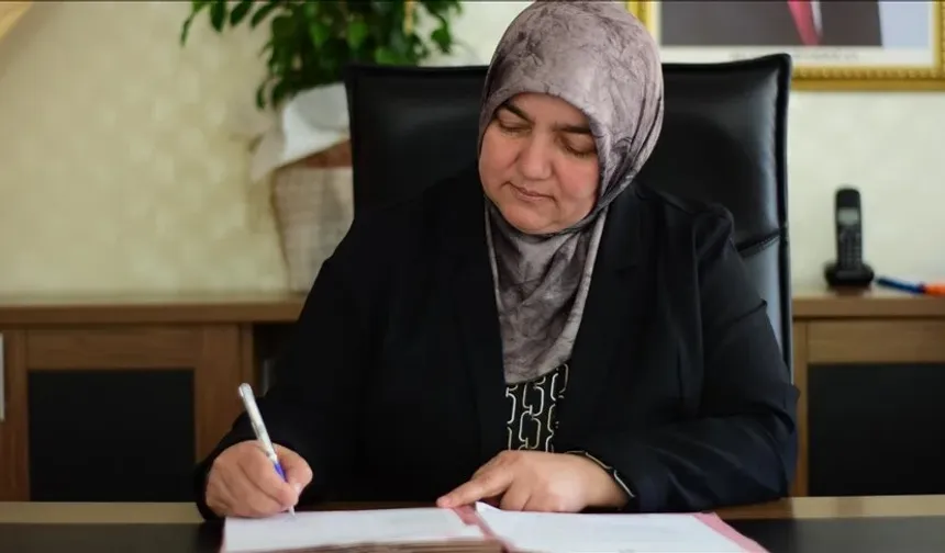 İnhisar'ın ilk kadın belediye başkanı 30 yıl sonra dedesinin koltuğunu devraldı