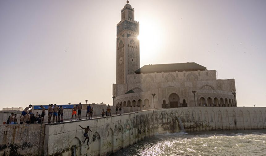 Dünyanın en uzun minareli camisi: II. Hasan Camii