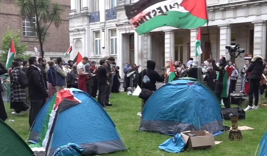 Filistin'e destek gösterilerine Queen Mary Üniversitesi öğrencileri de katıldı