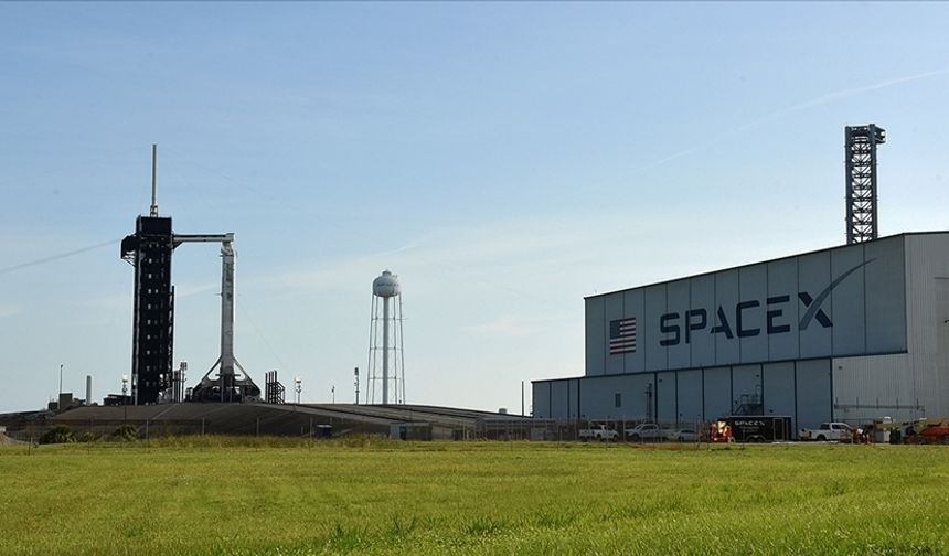 SpaceX, uzaya 23 Starlink ve 2 gözlem uydusu fırlattı