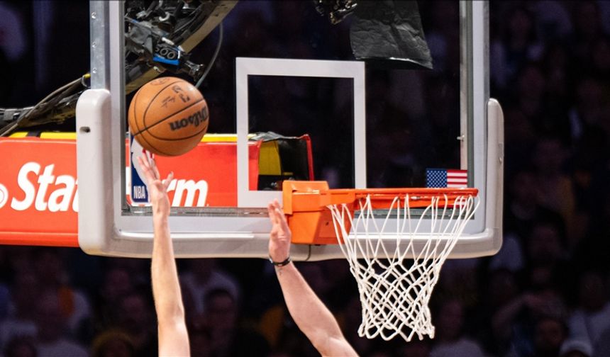 NBA konferans finalinde Pacers'ı 111-94 yenen Knicks seriyi 3-2'ye getirdi