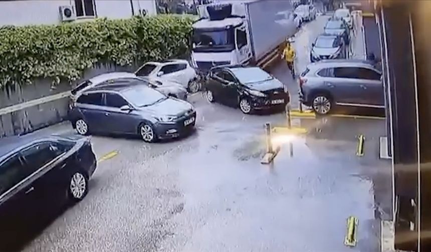Tuzla'da yokuşta duran 5 araçta hasar oluştu