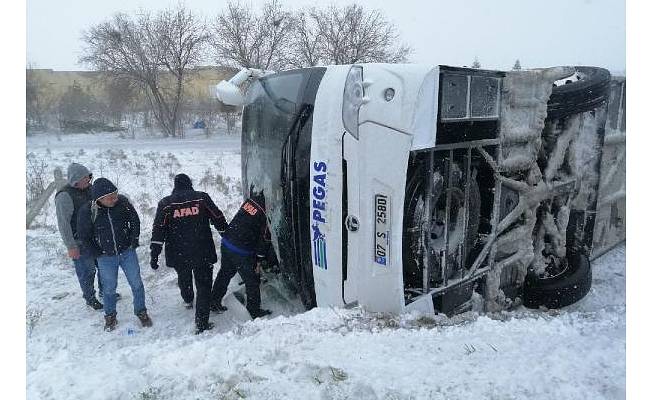 konya da 2 tur otobüsü devrildi 1 rus turist öldü 29 kişi de