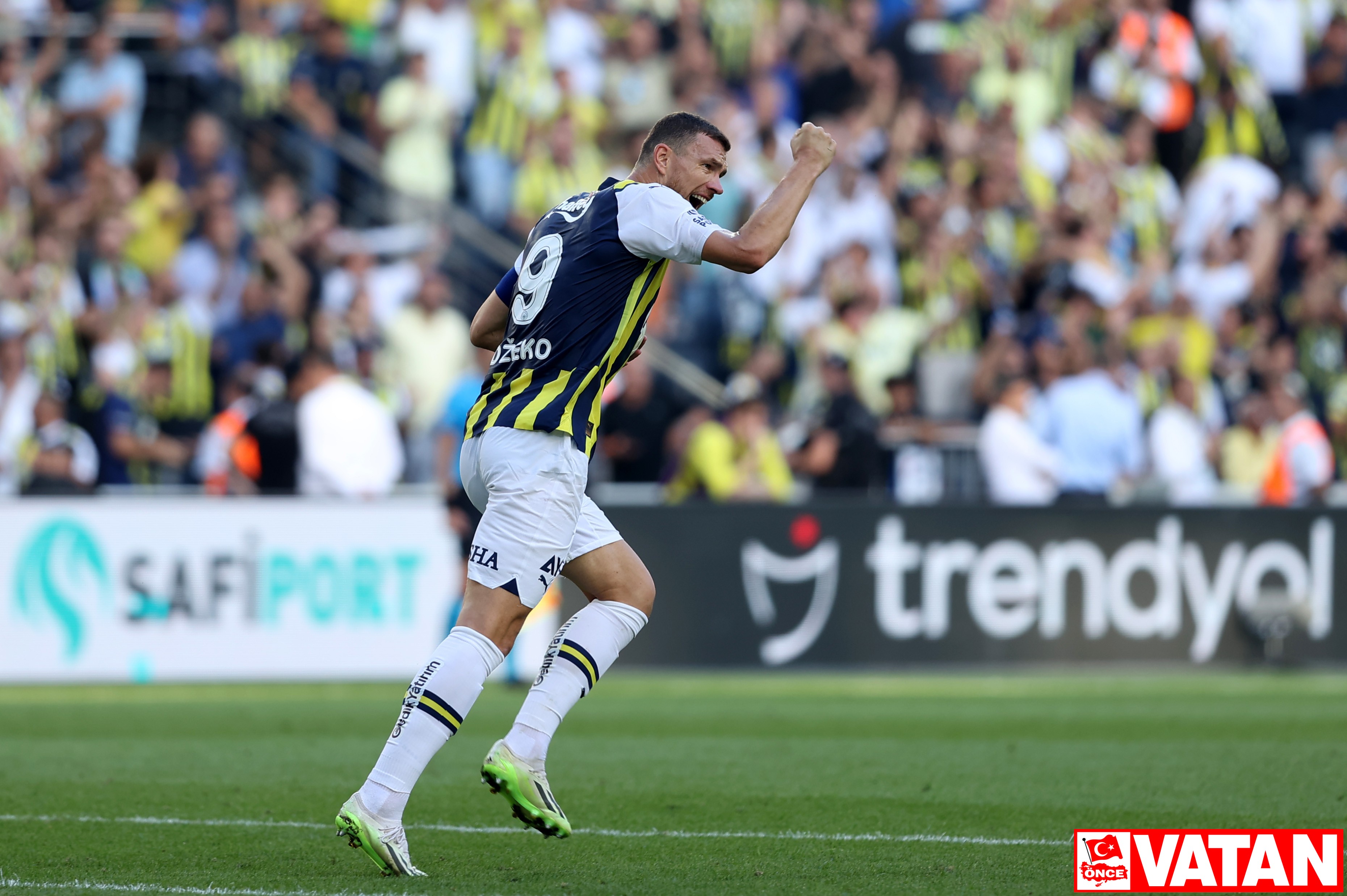 İlk Yarı Sonucu: Fenerbahçe 1 - Bitexen Antalyaspor 1 - Önce Vatan Gazetesi