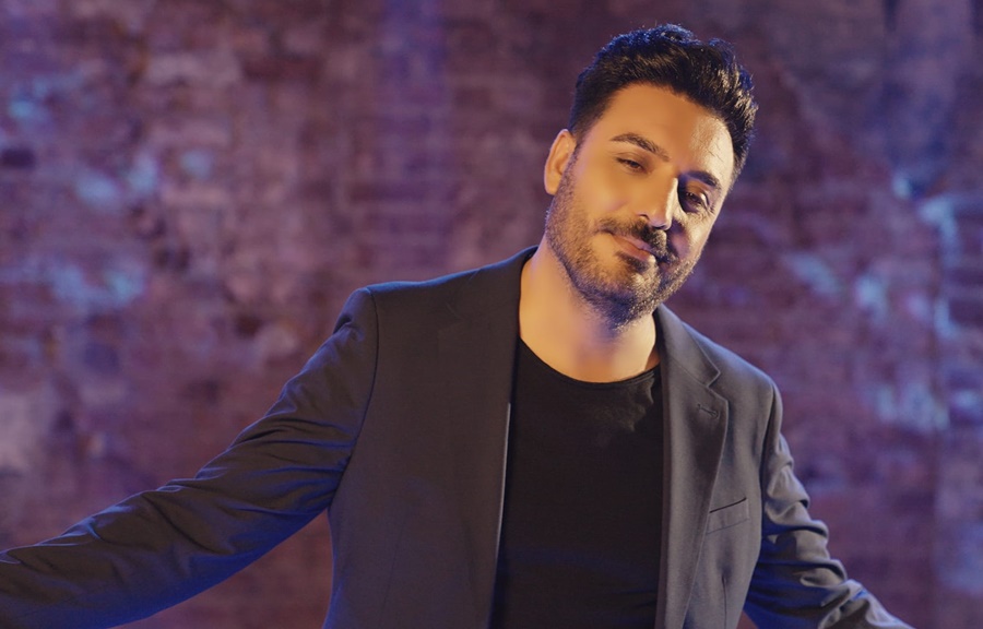 Azer Bülbül'ü Şarkisiyla Andi