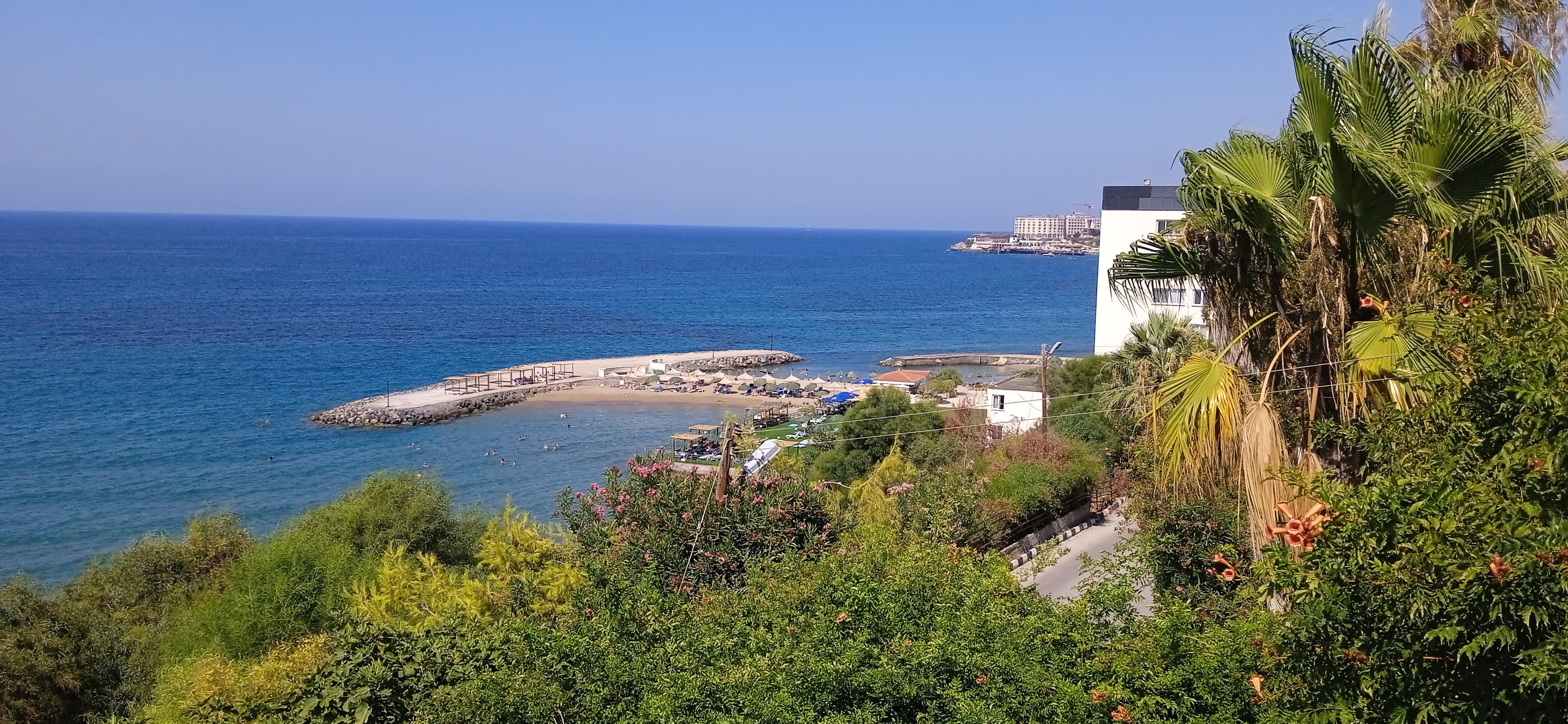 29 Girne'de Yeşil Ile Mavinin Her Tonu Hakim.